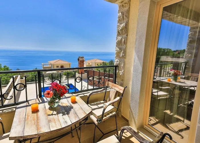 Sunny Villa Calia